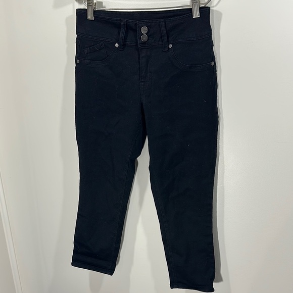 1822 Denim Black Cropped Ankle Jeans size 6 - Picture 1 of 7